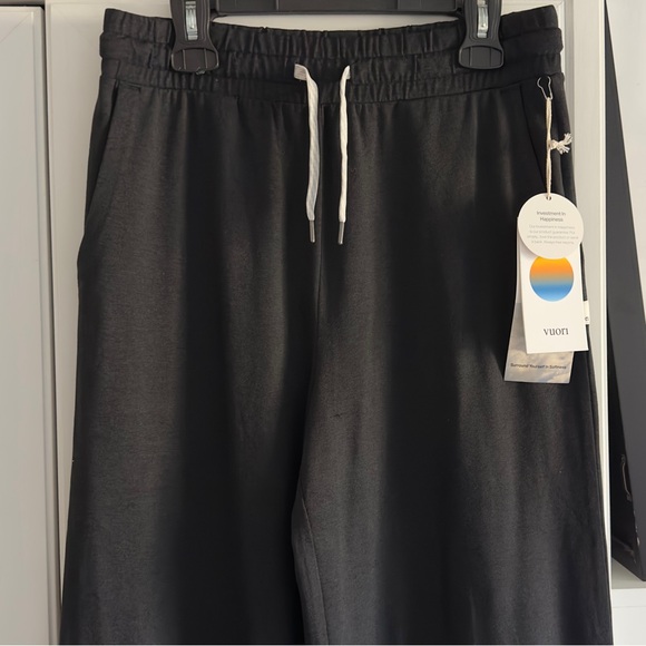 Vuori Halo Essential Wideleg Pant in Black Heather Size XS - Picture 3 of 8